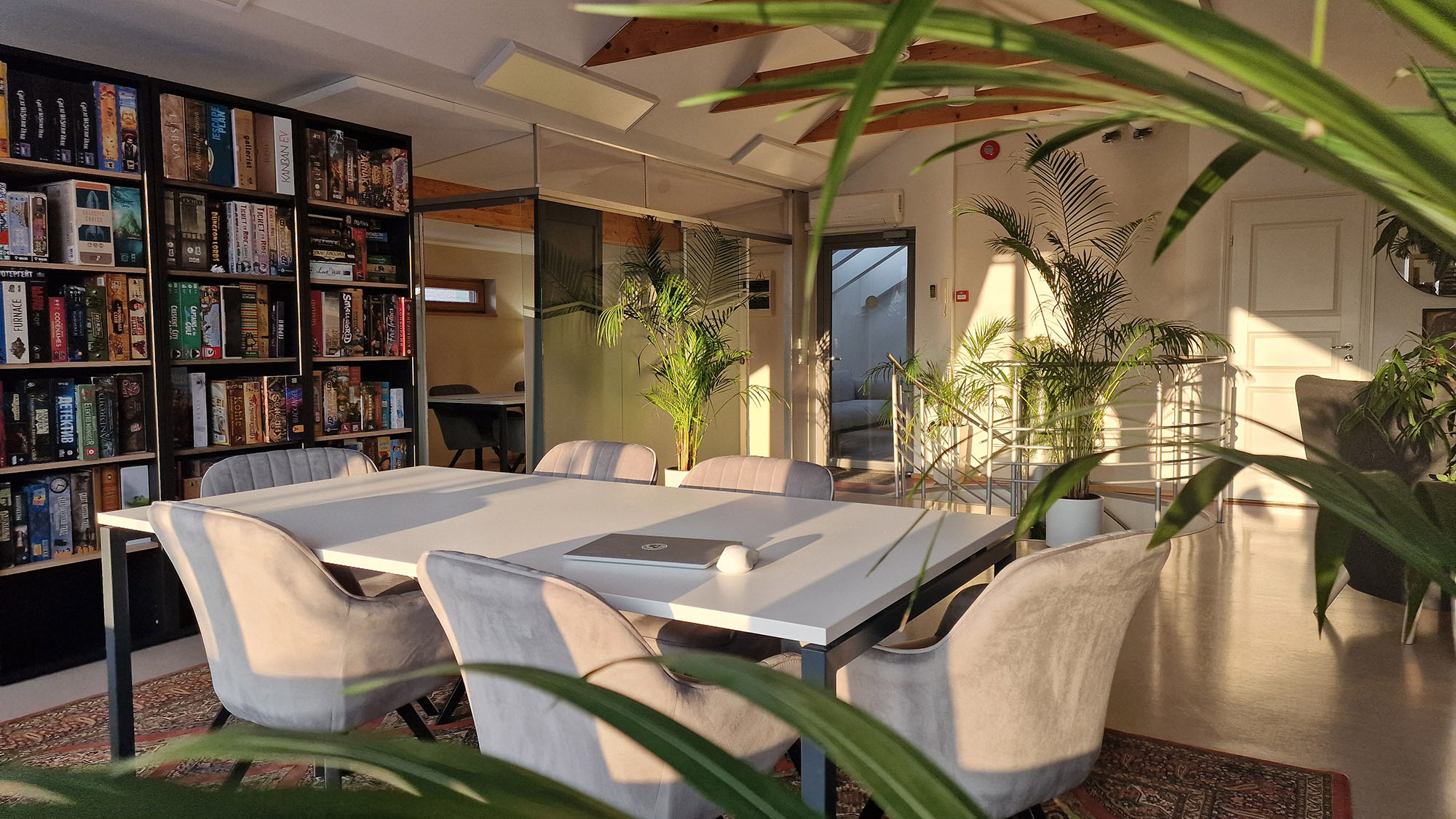 Undercover workspace
